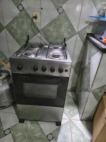 Vendo fogão elétrico 4 bocas