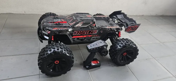 Automodelo arrma kraton 8s