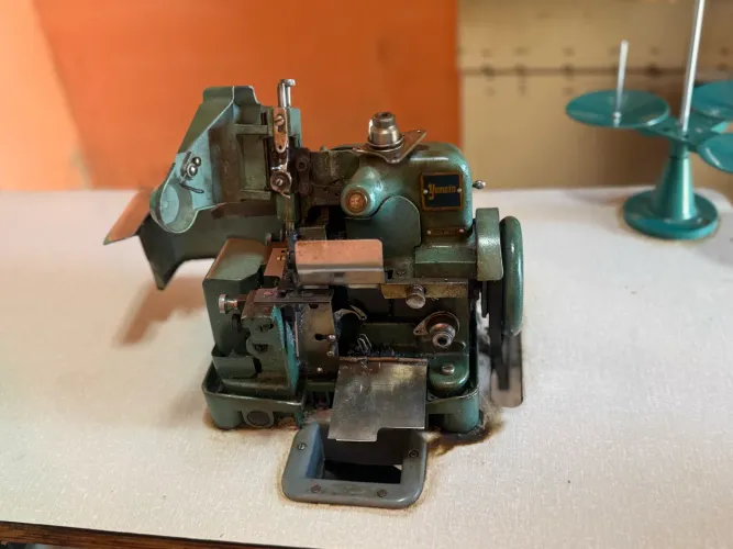Máquina de Costura Industrial Yamata
