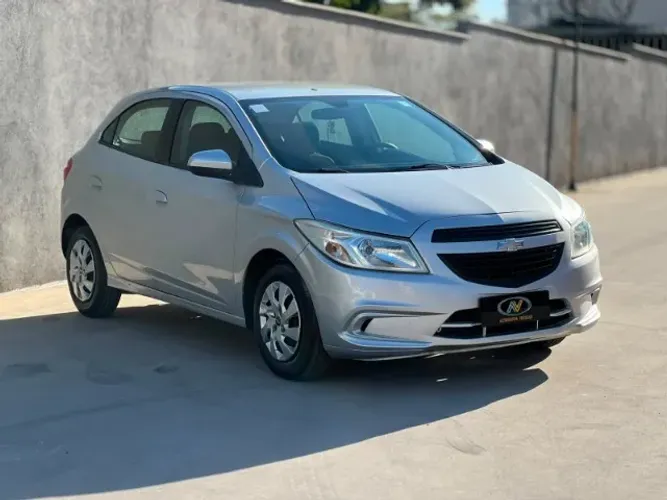 Chevrolet Onix JOY Hatch 1.0 8V Flex Mec. 4P 2017