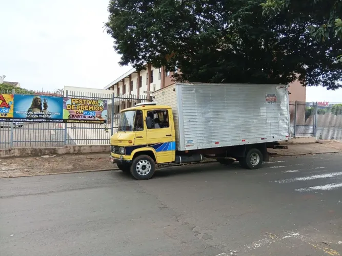 Faço mudança descarte de móveis velho na região de Londrina *  temos ajudante 