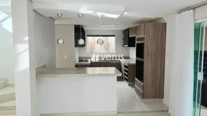 CASA CONDOMÍNIO para aluguel, 3 quartos, 2 suítes, 2 vagas, GAVEA - Uberlândia/MG
