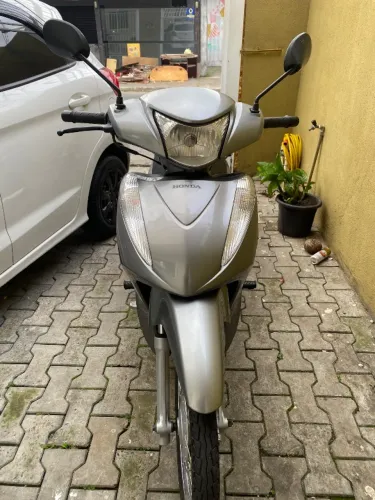 Moto biz bem conservada 