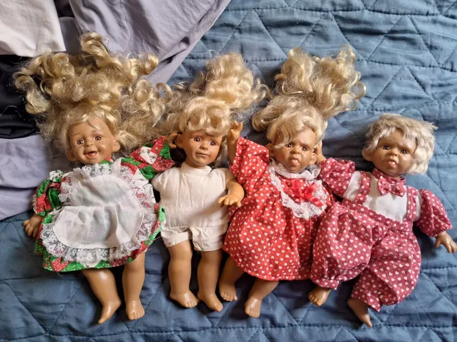 Bonecas com expressão fácil dos anos 90 GlooBee Dolls