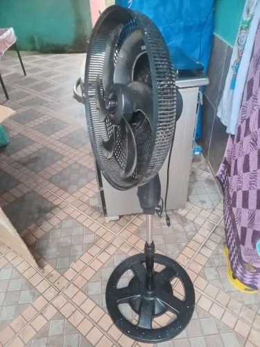 Ventilador de pé semi novo