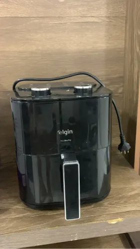Air fryer seminova poucos dias de uso