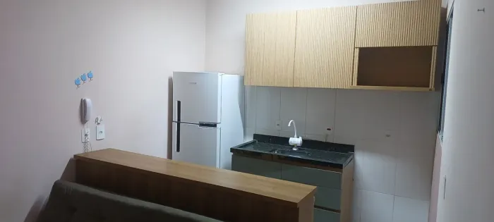 Cozinha: Armário Aéreo + Gabinete de Pia + Balcão Passa-Prato e Balcão com Gavetão