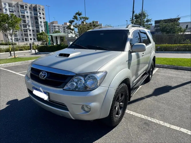 Toyota Hilux SW4 SRV D4-d 4X4 3.0 TDI Dies. AUT 2008