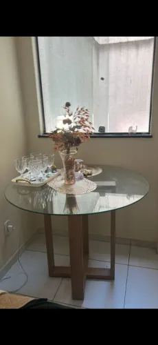 Vendo Mesa Tampo de Vidro,ótima,$550,00