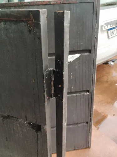 Vendo porta de vestiário 80x1,35
