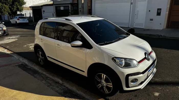Volkswagen Up! Cross 1.0 TSI Total Flex 12V 5P 2018