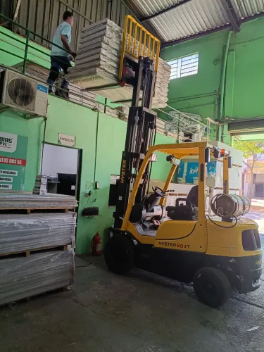 Serviço de carga é descarga de mercadorias 