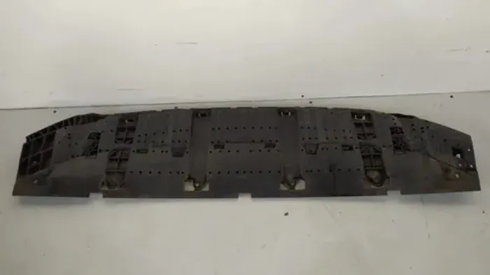 Front Bumper Audi Q3 2016 / 2018 Com Detalhe Conforme Foto 