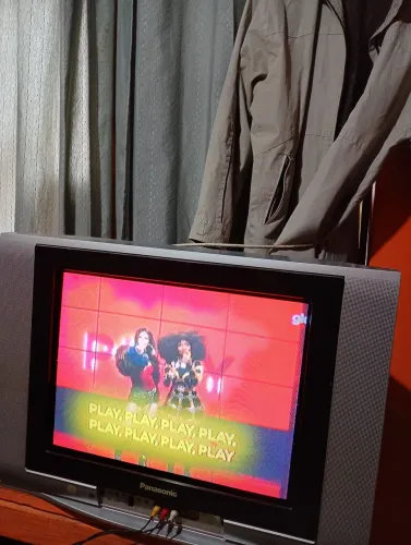 Tv tubo funcionando perfeitamente 20 polegadas 