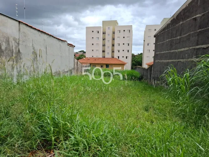 Terreno à venda no bairro Jardim Faculdade com 320 m²