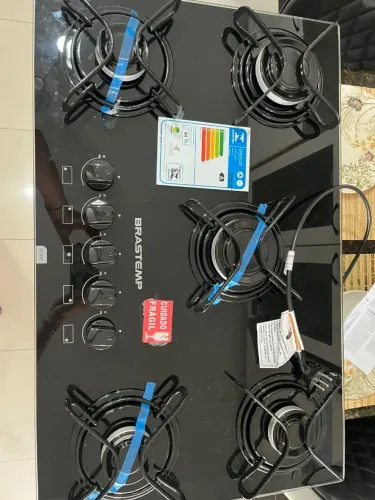 Cooktop Brastemp 5B vidro preto Bivolt<br>Brastemp 5B vidro preto Bivolt