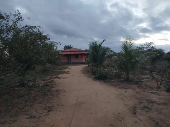 Vende-se Terreno e Casa