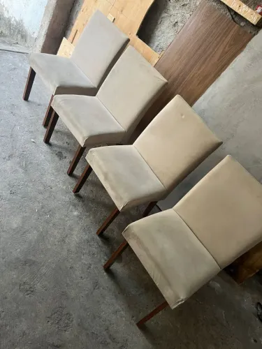 Vendo 4 cadeiras semi novas