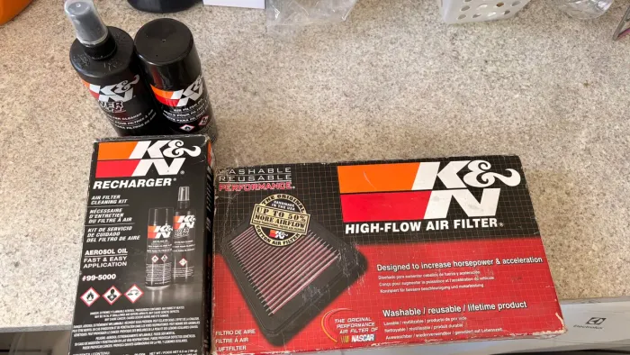 Filtro de Ar K&N HighFlow + Kit de limpeza / lubrificação