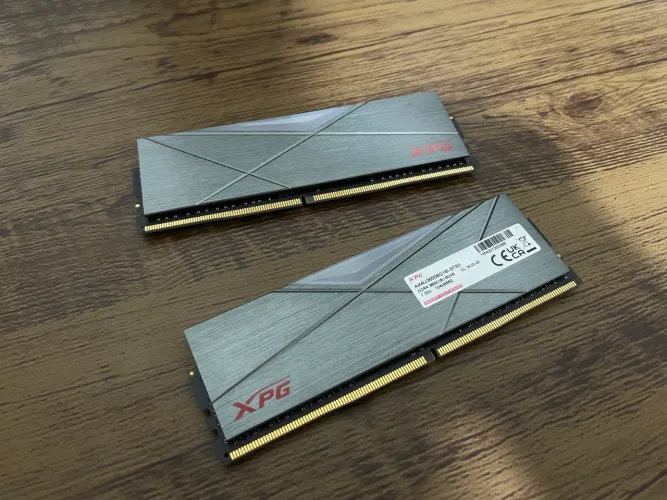 Memória Ram Xpg Ddr4 16Gb 2x8 3600Mhz Rgb 