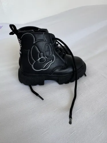 Coturno Zara infantil