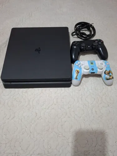 PlayStation 4 slim
