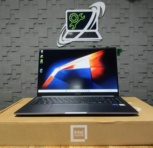 Notebook Samsung Galaxy Book 4 | Core i5 13°geração | 8GB RAM | Super Novo