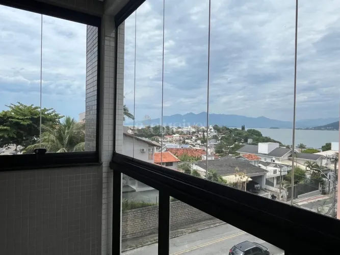 Apartamento 2 dormitórios com vista mar no Bom Abrigo