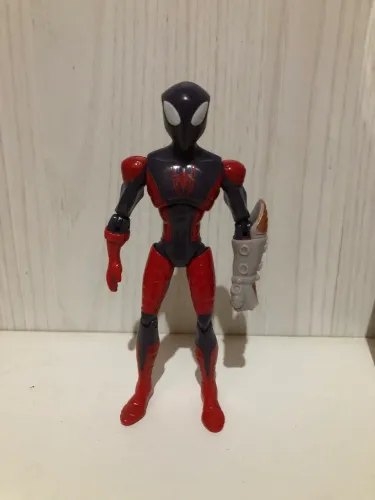 Boneco do desenho O Espetacular Homem-Aranha Cyber Charged