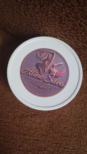 Esfoliante clareador de áreas escuras 