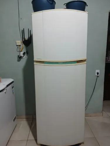 Vende-se geladeira cônsul 510 litros 