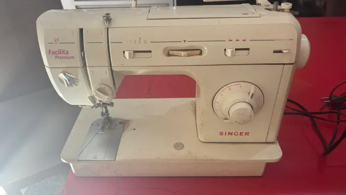 Máquina Singer Facilita Premium 