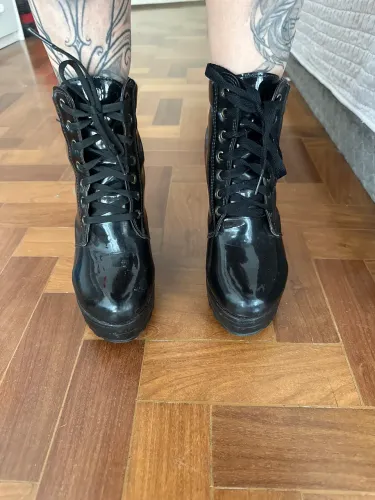 Bota salto tratorado estilo vinil