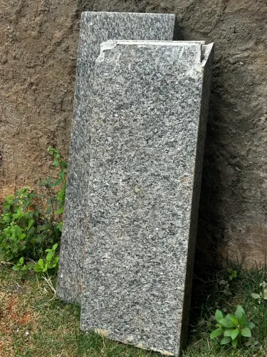 Duas pedras de mármore