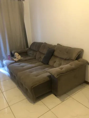 Sofá retrátil reclinável 3 lugares.