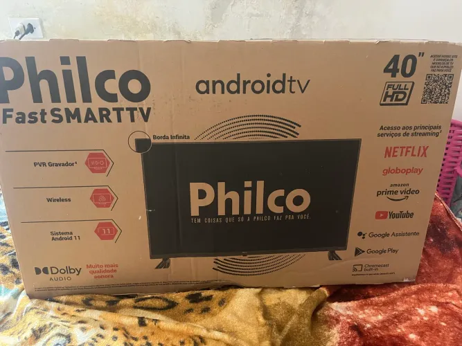 Televisão Philco 40 na caixa 