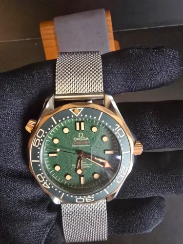 Relógio Omega 007 Automático Mostrador Verde Pulseira Mesh
