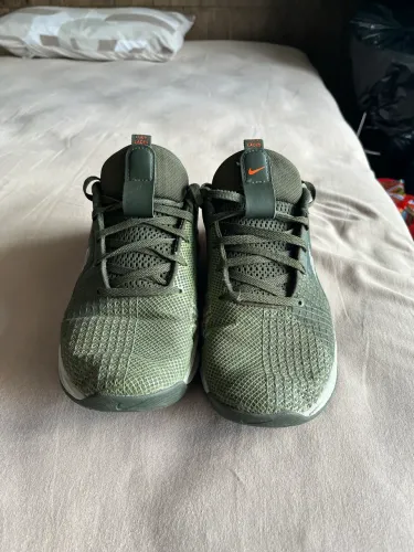 Vendo Tênis Nike MC Trainer 2