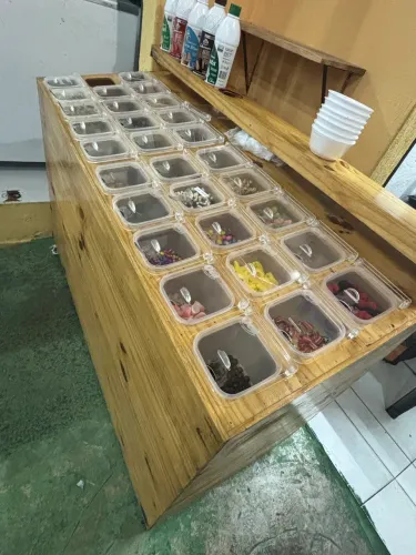 Balcão de açaí guloseima 