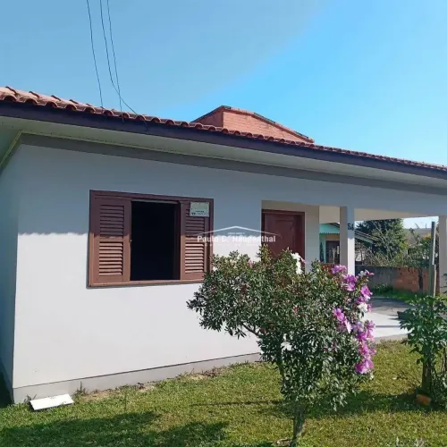 Excelente Casa de alvenaria com 04 dormitórios, sala, cozinha ampla, 02 banheiros sociais,