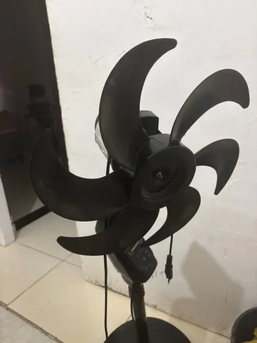 Ventilador com controle - funciona mas precisa de reparos