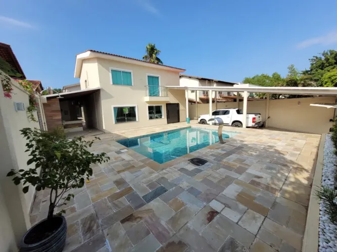 Casa Mobiliada no Condomínio Greenwood | 200m² | 3 Quartos | Piscina | R$ 2,7 Milhões