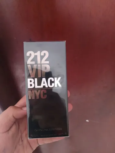 Perfume importado 212 VIP Black NYC