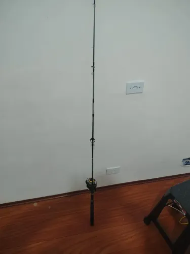 ?Kit Vara Star River Escape 195 (1.95m / 20-35lbs) + Molinete 4+1 Rolamentos com Linha