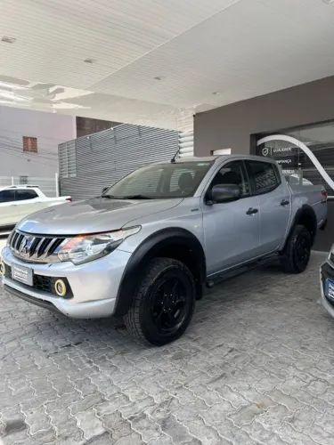 Mitsubishi L200 Tri. Outdo. GLS 2.4 CD 4X4 Die. AUT 2022