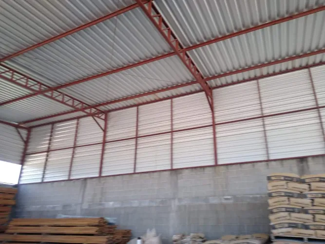 Fabricação de galpões , telhado galvanizado e estrutura metálica
