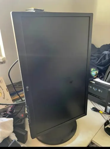 Cadeira,mesa e monitor para escritório