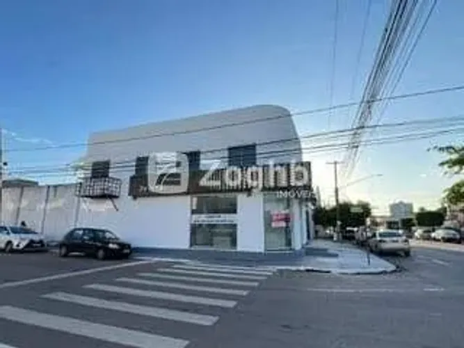 Casa para Alugar em Olaria (Porto Velho) 3 Quartos, 5 Vagas, Frente, Cerâmica