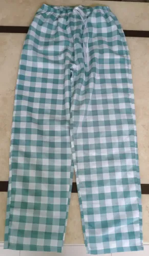 Calça leve xadrez em tom de verde claro e branco tamanho P Desapego Usada
