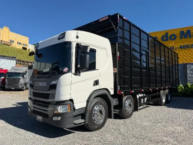 Scania P360 8x2 Piso Móvel